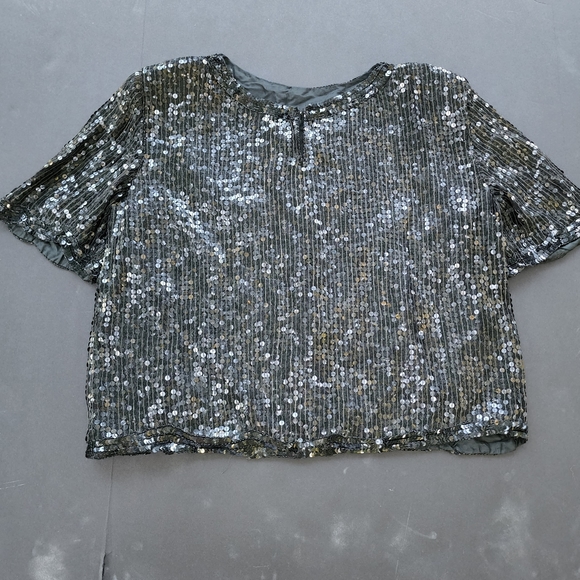 Womens XL Black Sequin Beaded Red Floral 100% Silk Glamourcore Mob WifeTop - Picture 6 of 8